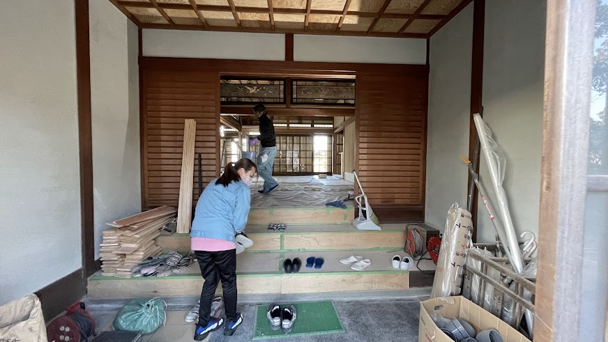 2026年1月7日、100年古民家 淡輪山荘は洗い作業の真っ最中