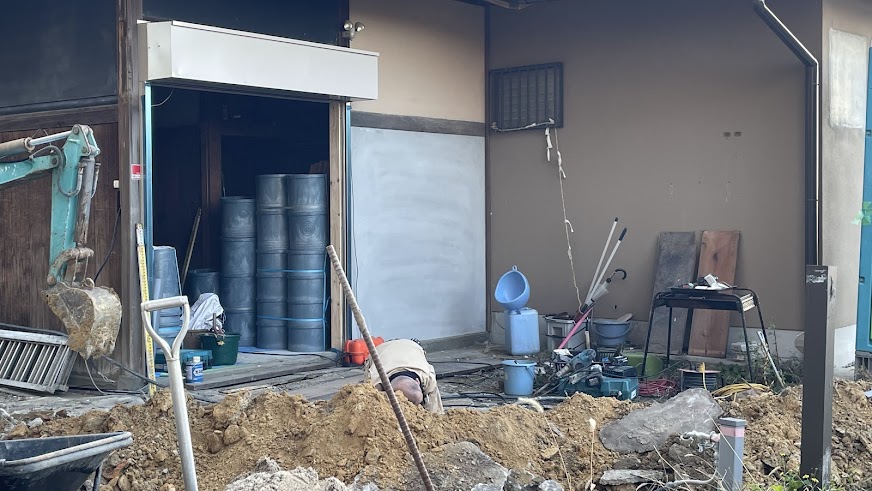 2026年1月5日、淡輪山荘の排水管工事が始まる